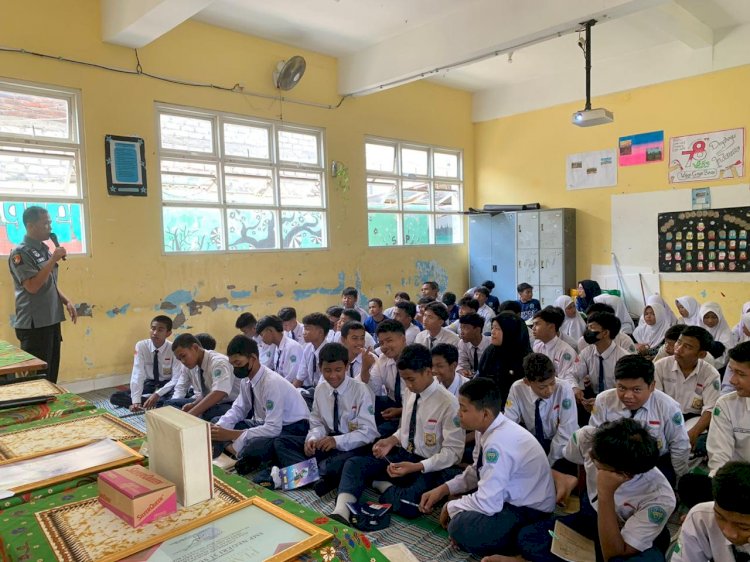 Cegah Peredaran Narkoba, Polres Pelabuhan Tanjungperak Gelar Sosialisasi di Sekolah